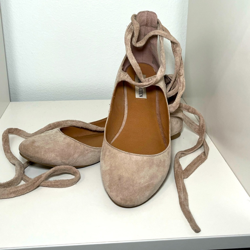 Steve Madden- Suede Flats